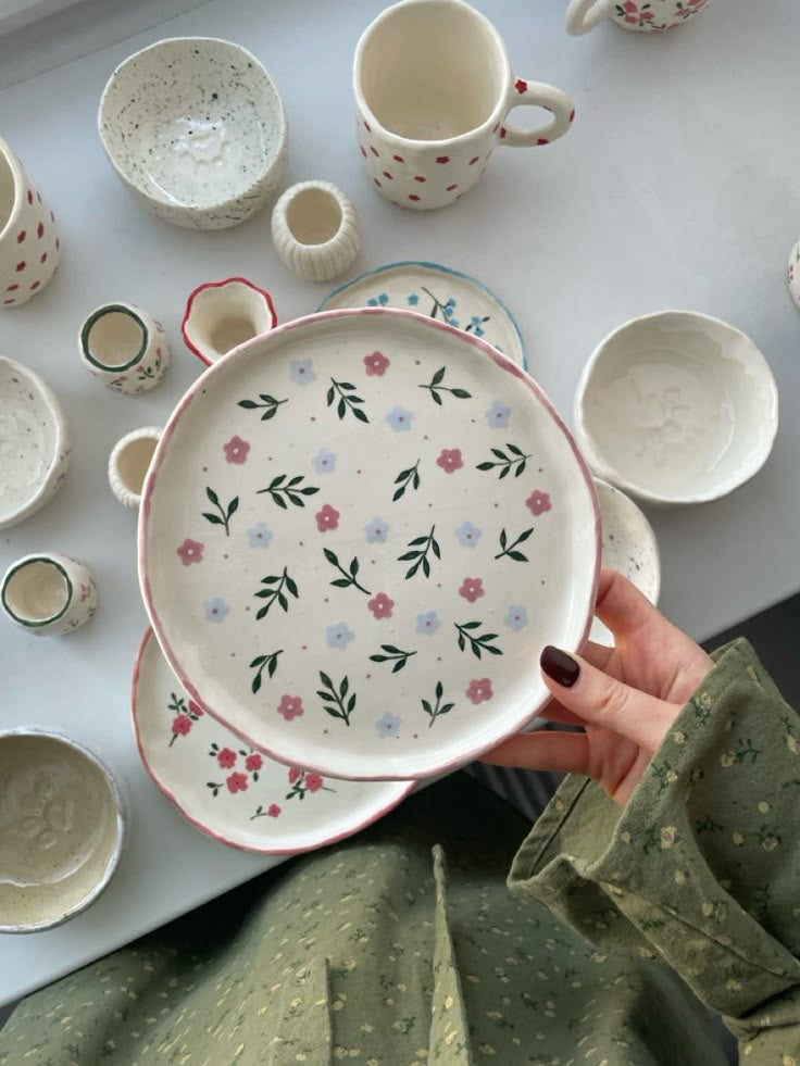 Ceramic Painting On Clay Plate Pottery Painting Workshop – Duende Lab