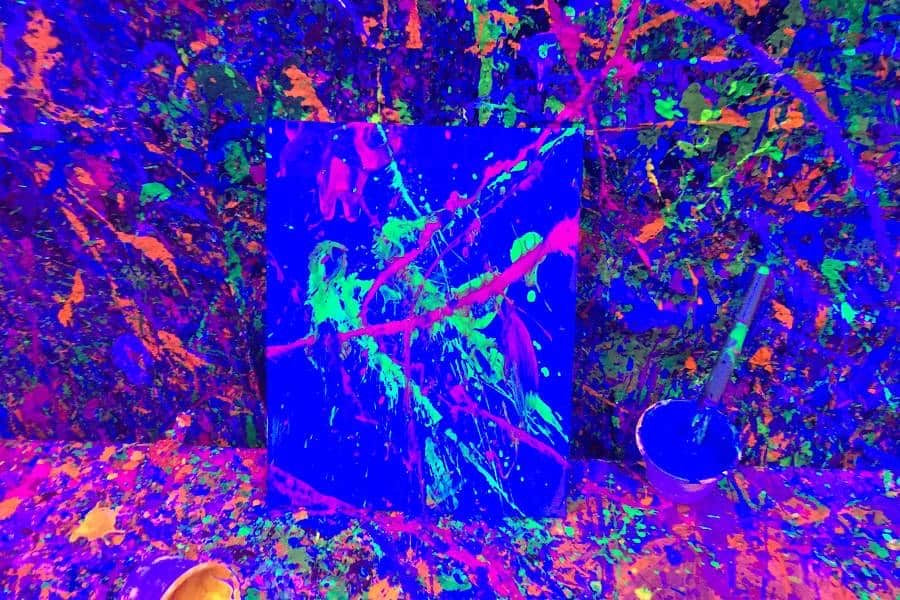 Glow-in-the-Dark Paint and Sip Workshop